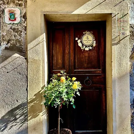 La Grotta Holiday home *